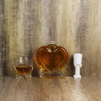 Bouteille de liqueur en verre en forme de cœur de 500 ml avec bouchon Guala, surface transparente, cadre en relief pour emballage cadeau de liqueur personnalisé, marque BOXUN