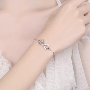 Fábrica <span class=keywords><strong>de</strong></span> Joyería OEM, Pulsera Infinita <span class=keywords><strong>de</strong></span> Plata <span class=keywords><strong>de</strong></span> Ley 925 con Circonita, Símbolo <span class=keywords><strong>de</strong></span> <span class=keywords><strong>Amor</strong></span> Infinito en Forma <span class=keywords><strong>de</strong></span> Corazón, Chapada en Oro <span class=keywords><strong>de</strong></span> 18K <span class=keywords><strong>de</strong></span> Lujo - Product Image 4