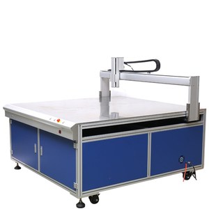 Robot de distribution automatique de colle thermofusible à trois axes, pompe à engrenages 5L, certifié CE, emballage en caisse en bois - Product Image 1