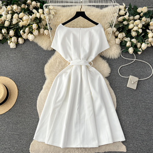 ชุดเดรสออกงานกลางคืนสำหรับผู้หญิง ดีไซน์ผูกโบว์ที่เอว คอวี แฟชั่น - Product Image 4