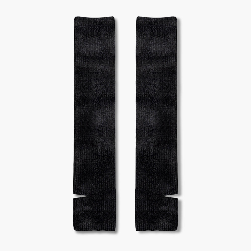 Black [foot-mounted]