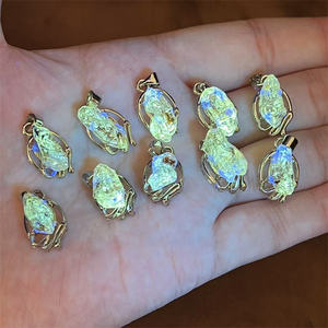 Grosir liontin kuarsa Enhydro emas kristal kualitas tinggi liontin Quartz Petroleum Quartz reaktif UV untuk hadiah - Product Image 3