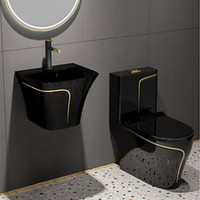 Salle de bain d'hôtel moderne en céramique blanche, salle de bain avec ensemble de toilette blanc mat