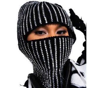 Vente en gros Cagoule de ski de haute qualité tricotée en acrylique avec paillettes scintillantes scintillantes pour femmes - Product Image 5