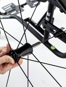 Eje de silla de ruedas de liberación rápida para rueda trasera de silla de ruedas para accesorios de andador y Rollator Pasadores de eje de silla de ruedas OEM/ODM de fábrica - Product Image 5