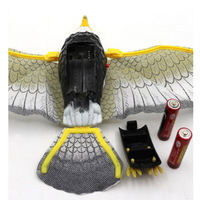 Jouet interactif électrique volant pour chat, en plastique, éco-responsable, simple, en forme d'oiseau, populaire et tendance, pour le jeu et le divertissement du chat