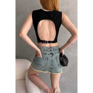 Chemise élégante en tricot sans dos avec ceinture pour femme, style sexy pour les soirées, couleur blanche - Product Image 1