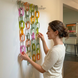 Sculpture murale en résine faite à la main, motif Swill, multicolore, forme irrégulière, décoration d'intérieur tendance, pièce d'art - Product Image 1
