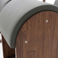 Barril de Pilates Ajustable de Madera de Nogal Personalizado OEM con Escalera para Equipos Profesionales de Gimnasio y Estudio