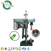 Machine à sertir semi-automatique pour capsules métalliques à ouverture facile pour boissons gazeuses, sodas, bières et bouteilles en verre
