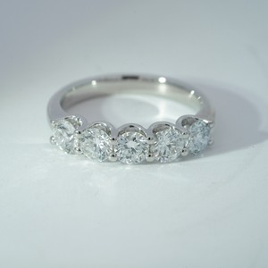 Anillo de Diamantes Starsgem, Joyería con Cinco Diamantes Cultivados en Laboratorio, Anillo de Boda Unisex de Oro de 10K - Product Image 5
