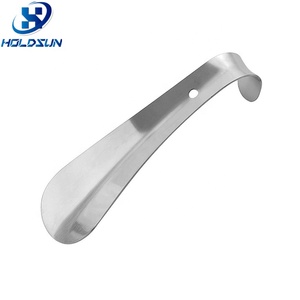 Vente en gros : <span class=keywords><strong>Chausse</strong></span>-<span class=keywords><strong>pied</strong></span> élégant en acier inoxydable avec logo personnalisé et trou de suspension pour la maison - Product Image 1