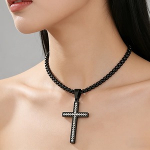 Collier Pendentif Croix Classique Entièrement Sertie de Cristaux en Acier Inoxydable, Chaîne Bling Diamantée, Bijou Hip Hop Religieux de Prière - Product Image 5