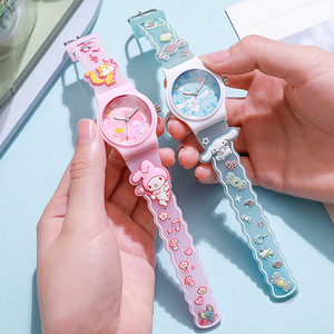 <span class=keywords><strong>Montre</strong></span> à quartz Kuromi pour enfants, mignonne et stylée, en silicone, vente directe d'usine, <span class=keywords><strong>montre</strong></span> Sanrio pour enfants - Product Image 5
