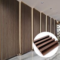 Panel y tablero de pared estriado 3D compuesto de plástico de madera decorativo Interior/revestimiento de Panel de gran pared WPC de grano de madera para interiores