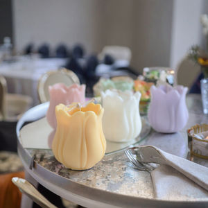 Moules à bougies artistiques en <span class=keywords><strong>cire</strong></span> <span class=keywords><strong>d</strong></span>'<span class=keywords><strong>abeille</strong></span> en forme de tulipe, design personnalisé - Bougies parfumées pour la <span class=keywords><strong>d</strong></span>écoration de la maison pour Thanksgiving et Diwali - Product Image 2