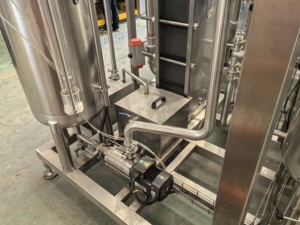 Carbonatador de Alto Rendimiento y Ahorro Energético de 5 Tanques, 0-4 Grados Celsius, para Agua con Gas, Refrescos y Cerveza de Jengibre con Circuito de Refrigerante - Product Image 3