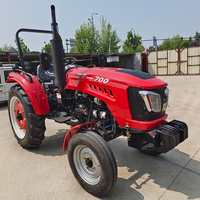 Tracteur agricole miniature durable de 70 CV avec accessoires de tondeuse à gazon et remorque pour l'entretien des jardins, vergers et espaces extérieurs.