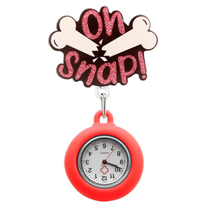 Porta-credenciales con Clip para Enfermera, CNA, UCI, Higienista Dental, con Reloj, Diseño Colorido con Temática Médica, Material Plástico - Product Image 3