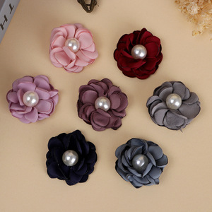 Accesorios para el Cabello con Flores de Tela y Centro de Perlas de 3.5 cm, Estilo Camelia, para Ropa, Zapatos y Bolsos de Boda - Product Image 1