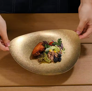Assiette à dîner de forme irrégulière en acier inoxydable 304 or rétro de luxe Assiette peu profonde de style industriel Assiette à gâteau salade coréenne Assiette à steak - Product Image 1