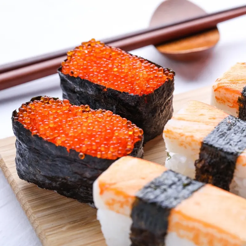 Japanischer Sushi fliegender Fisch rogen Tobiko Rogen Ebiko Rogen kaviar in verschiedenen Farben