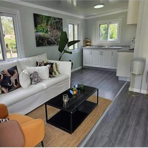 Casa Expandible de 20 pies Completamente Amueblada, 2 Dormitorios, 1 Cocina, 1 Baño, Casita para Sala de Estar, Lista para Usar como Apartamento - Product Image 3