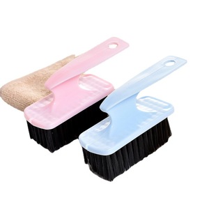 Cepillo de Lavandería Multifuncional de Filamentos de Nailon de Colores Aleatorios con Cerdas Suaves y Mango para Limpieza del Hogar - Product Image 5