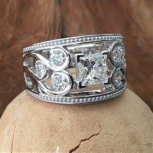 Anello Floreale Traforato Vintage per Donne, Elegante Accessorio da Dito per Feste e Matrimoni, Idea Regalo - Product Image 2