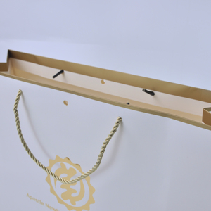 MH FSC Umweltfreundliche Luxuriöse Personalisierbare Weiße Papier-Geschenktüten & Einkaufstaschen mit Heißpräge-Logo für Luxusgüter - Product Image 2