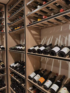 ตู้เก็บไวน์ขนาดใหญ่สุดหรูพร้อมช่องเก็บแบบหลายชั้นสำหรับสะสมไวน์และตกแต่งภายในอย่างหรูหรา - Product Image 4