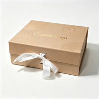 Boîte cadeau réutilisable en papier rigide pliable et recyclable avec ruban satiné imprimé or personnalisé