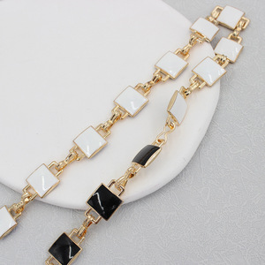 <span class=keywords><strong>Ceinture</strong></span> en chaîne métallique dorée pour femmes, réversible, noire <span class=keywords><strong>et</strong></span> blanche, à nouer à la taille, motif carré ou losange - Product Image 2