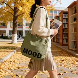 Bolsa de Lona Reciclable de Gran Capacidad con Estampado Dorado Personalizado, Cierre de Cremallera, Patrón de Letras de Instagram, Bolsa Portátil para Estudiantes - Product Image 5