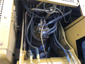 Excavadora de cadenas usada 320BL de 20 toneladas con pocas horas de trabajo, sistema hidráulico completo, motor Cummins y componentes de bomba hidráulica. - Product Image 6