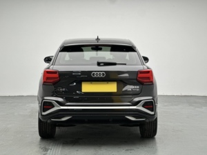 รถยนต์มือสอง <span class=keywords><strong>Audi</strong></span> Q2L ปี 2023 รุ่น 35 TFSI Dark Turbo R18 ผ้าหุ้มเบาะแบบแฟชั่น ดีไซน์ไดนามิก ระยะทาง 12,704 ไมล์ เครื่องยนต์ 2.0T 150 แรงม้า พวงมาลัยซ้าย - Product Image 2