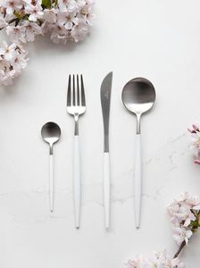 Juego de Cubiertos Más Vendido con Acero Inoxidable y Mango de Plástico, Estilo Lujoso, Juego de Cubiertos Hecho a Mano en Venta - Product Image 3
