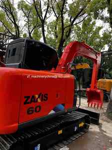 Mini-excavatrice Hitachi ZX60 d'occasion d'origine japonaise, 6 tonnes, avec moteur hydraulique sur chenilles et moteur à haut rendement. - Product Image 6