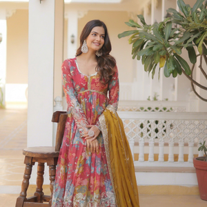 ชุด anarkali ผ้าไหมสีพีชพร้อมลายปัก zari และลำดับการทำงาน - Product Image 1
