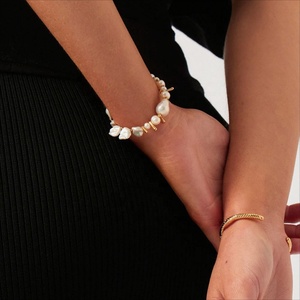 กำไลข้อมือลูกปัดแบบผสมผสานธรรมชาติ ดีไซน์โดดเด่น ชุบทอง ทำจากสแตนเลสสตีล เครื่องประดับแฟชั่นสำหรับผู้หญิง - Product Image 3