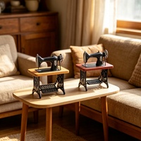 2 styles de mini-machines à coudre vintage en plastique, modèle imitation bois, pour décoration de maison de poupée et micro-scènes