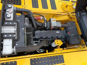 รถขุดตีนตะขาบ KOMATSU PC210 สภาพดีเยี่ยม เหมาะสำหรับงานก่อสร้างถนนในชนบท ใช้เครื่องยนต์ดีเซลสำหรับรถขุด - Product Image 5