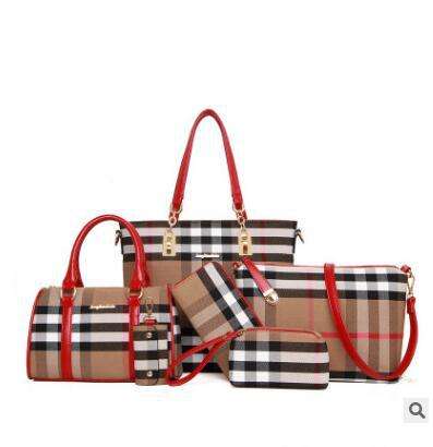 ตำแหน่งตารางสีแดงแบบสุ่ม