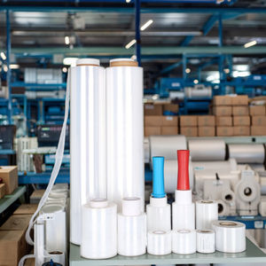 Industriële Sterkte Mini Hand Stretch Wrap Roll 5 \ "1000 Ft 80 Gauge Dikke Krimpfolie Rol Pe Voor Het Verplaatsen Van Benodigdheden <span class=keywords><strong>2</strong></span> Pack - Product Image 4