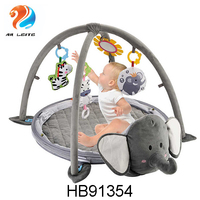 Tapis de jeu musical pour bébé en peluche super douce en polyester avec 30 balles suspendues et 4 jouets musicaux connectables