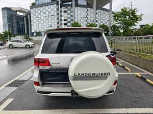 Toyota <span class=keywords><strong>Land</strong></span> <span class=keywords><strong>Cruiser</strong></span> LC200 d'<span class=keywords><strong>occasion</strong></span>, SUV 2015, 4.0L V6, édition limitée Moyen-Orient, 4x4, véhicule tout-terrain - Product Image 5
