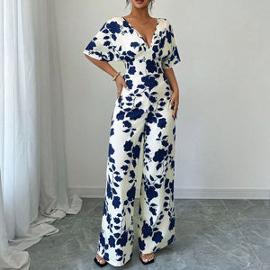 Combinaison personnalisée à imprimé floral intégral pour femmes, manches papillon, pantalon pour femmes - Product Image 1