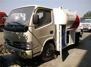 Bobtail Gas LPG 5000L, Bowser transportasi LPG 2.5ton dengan pompa dan meteran aliran - Product Image 4