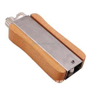<span class=keywords><strong>Prix</strong></span> de gros Tendeur de manche en bois Tendeur de fil <span class=keywords><strong>d</strong></span>'<span class=keywords><strong>abeille</strong></span> Tendeur de fil Pince à sertir Apiculture <span class=keywords><strong>Miel</strong></span> <span class=keywords><strong>Abeille</strong></span> Équipement Outil <span class=keywords><strong>d</strong></span>'apiculture - Product Image 5
