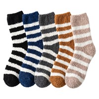 Chaussettes d'hiver épaisses mi-mollet en polaire corail rayées décontractées pour hommes grandes tailles, idéales pour la maison et garder les pieds au chaud